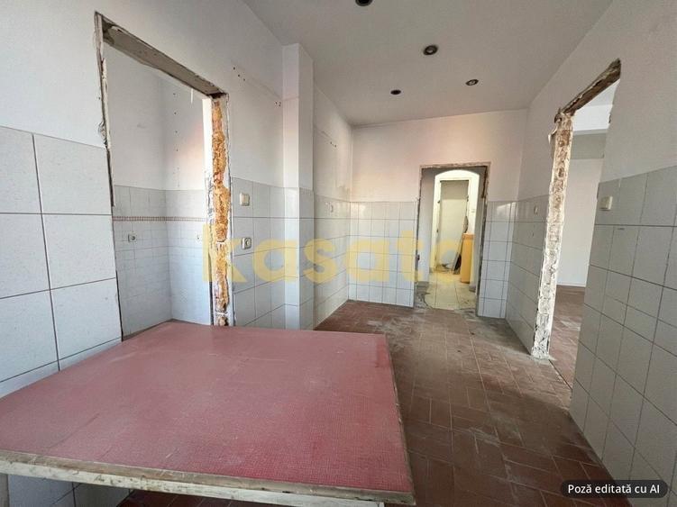 Apartament cu 3 camere decomandat în Dacia