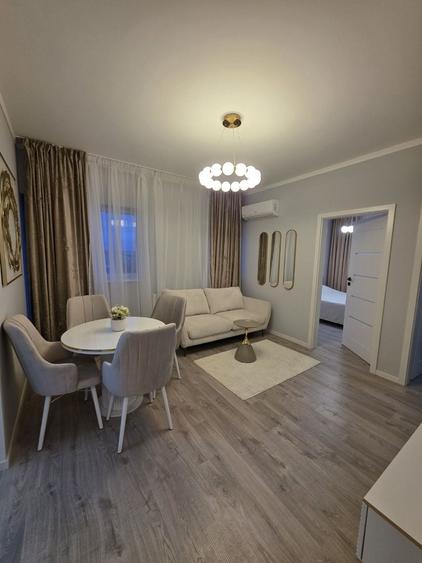 Apartament cu 3 camere decomandat în Exterior Vest