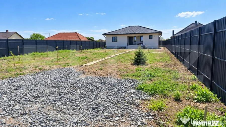 Casă cu 3 camere cu Teren 950 Mp în Central