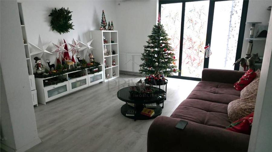 Apartament cu 4 camere decomandat, mobilat în Dumbrăvița