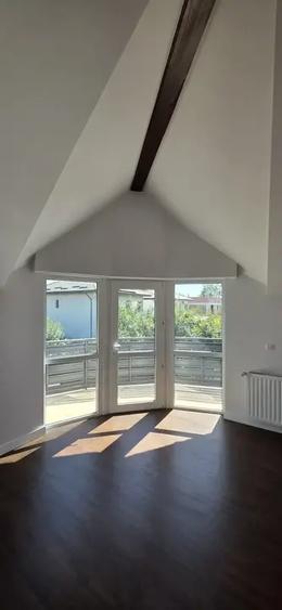 Casă individuală cu 5 camere cu Teren 640 Mp în Vest