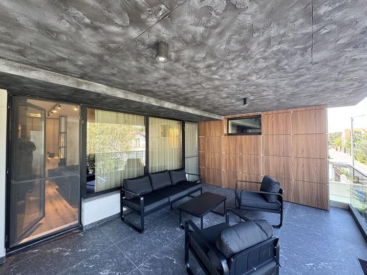 Apartament cu 4 camere semidecomandat în Iancu Nicolae