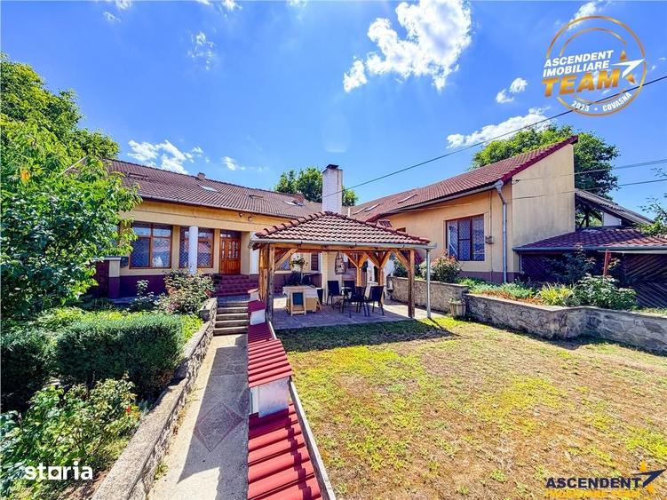Casă cu 9 camere cu Teren 547 Mp în Central