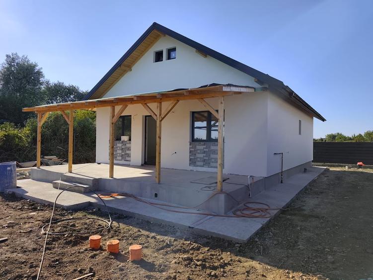 Casă individuală cu 3 camere cu Teren 350 Mp în Joița