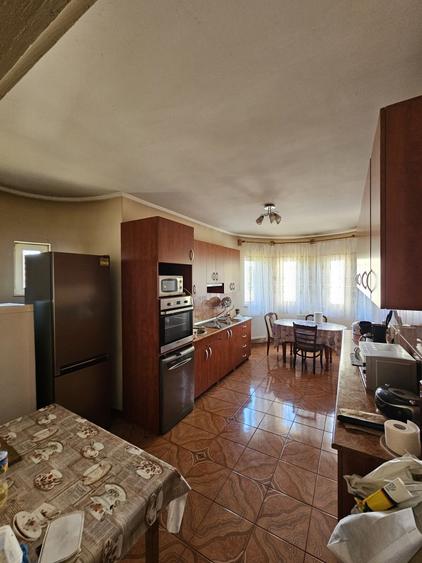 Casă cu 4 camere în Strei