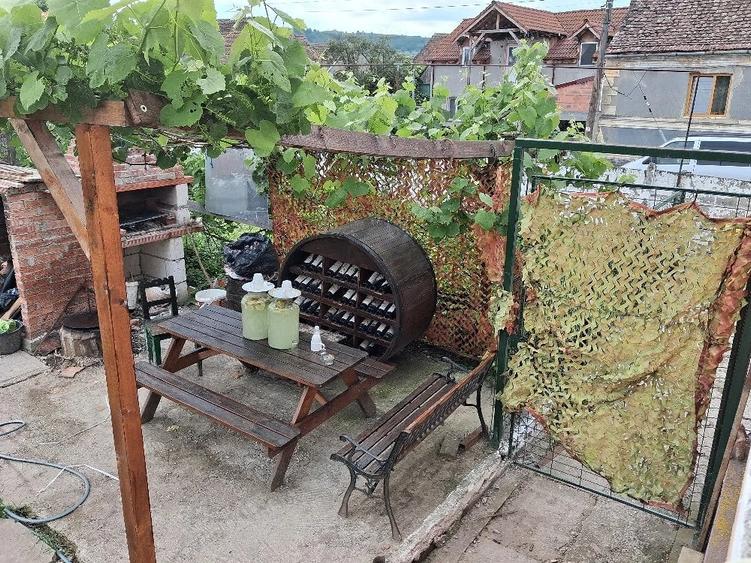 Casă cu 4 camere în Central