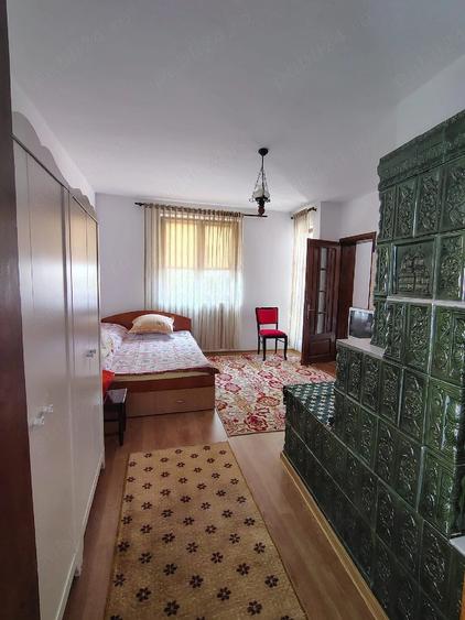 Casă cu Teren 917 Mp în Stâlpu