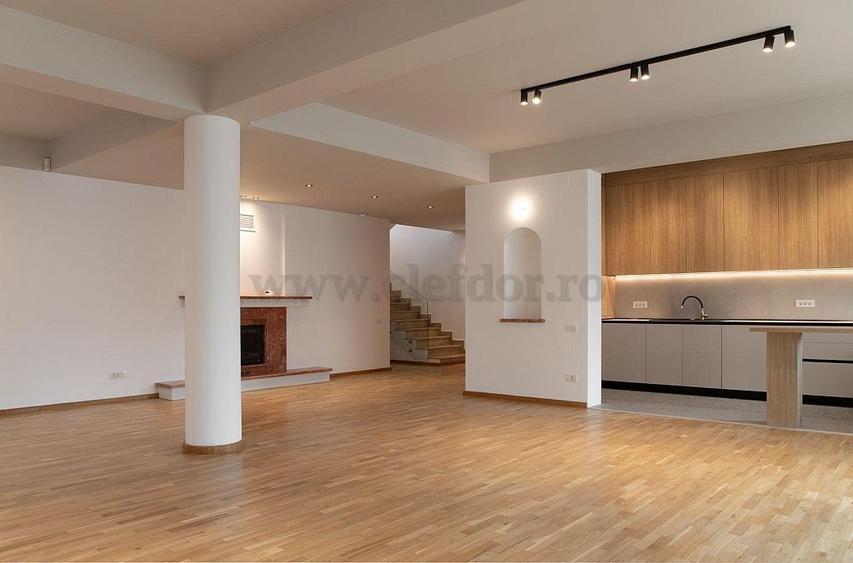 Casă individuală cu 7 camere cu Piscina în Pipera