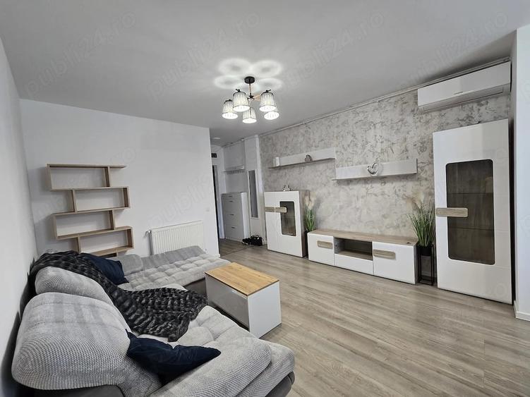Apartament cu 3 camere decomandat în Exterior Vest