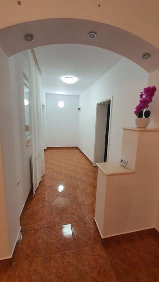 Casă cu 3 camere cu Teren 100 Mp în Bârzești