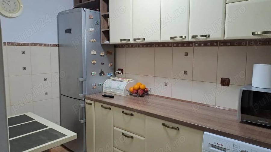 Apartament cu 3 camere decomandat în Central