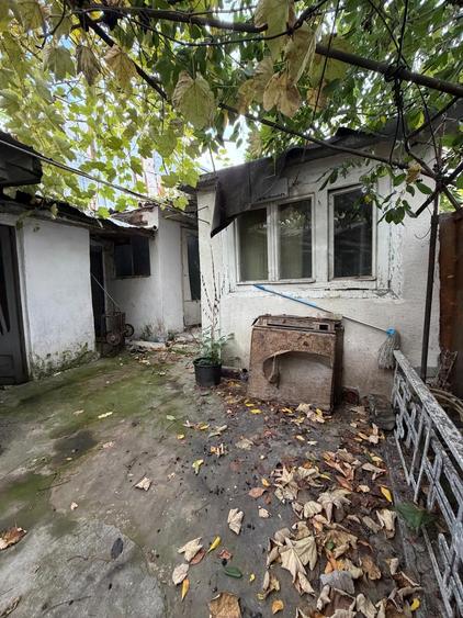 Casă individuală cu 3 camere cu Canalizare în Piața Centrală