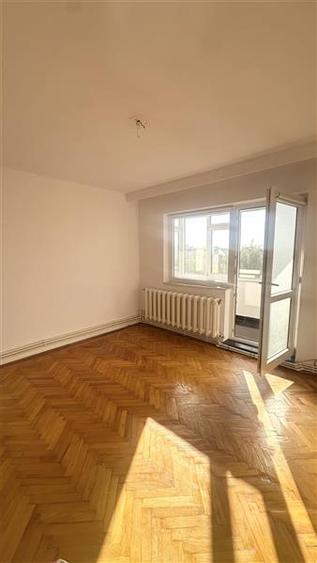 Apartament cu 2 camere decomandat în Poarta 6