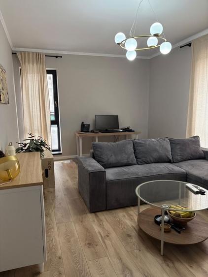 Apartament cu 2 camere decomandat în Giroc