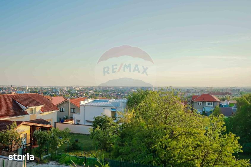 Casă cu 4 camere cu Teren 575 Mp în Iorga