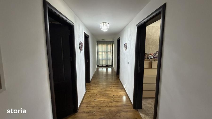 Casă cu 4 camere în Ciorogârla