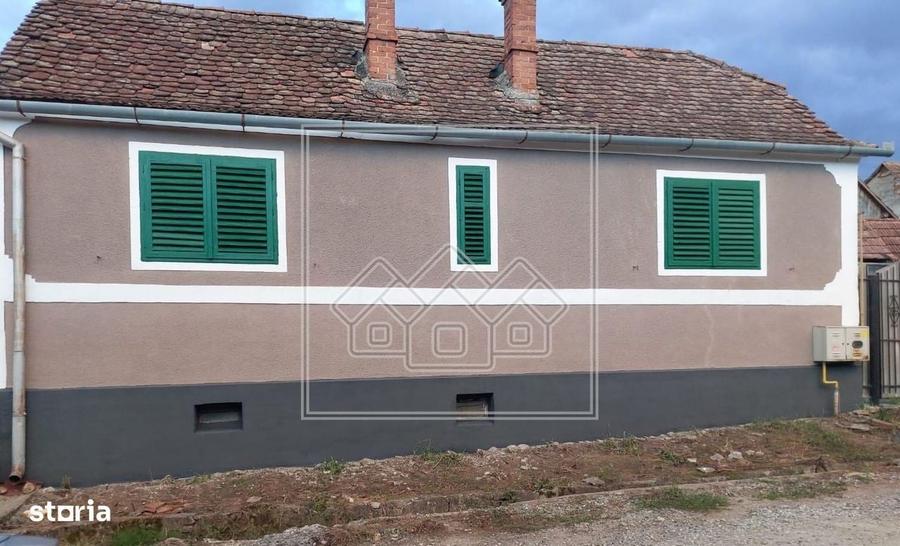 Casă cu 3 camere în Slimnic