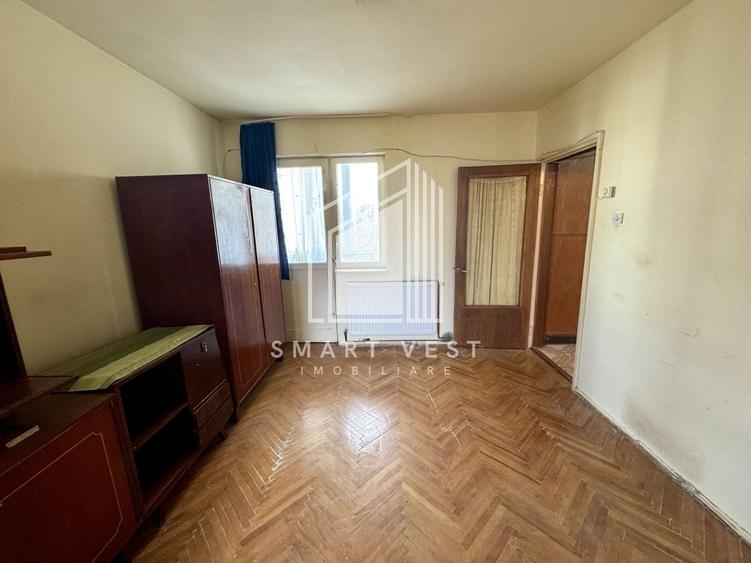Apartament cu 3 camere decomandat, mobilat în Micro 15