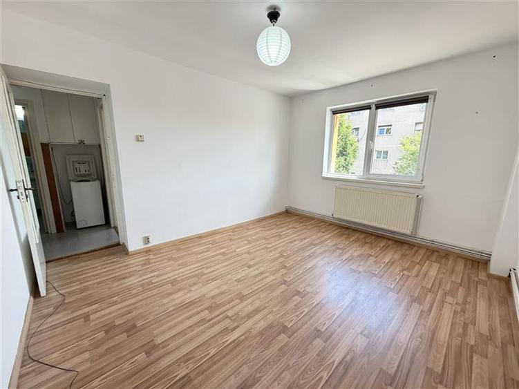 Apartament cu 2 camere decomandat în Griviței