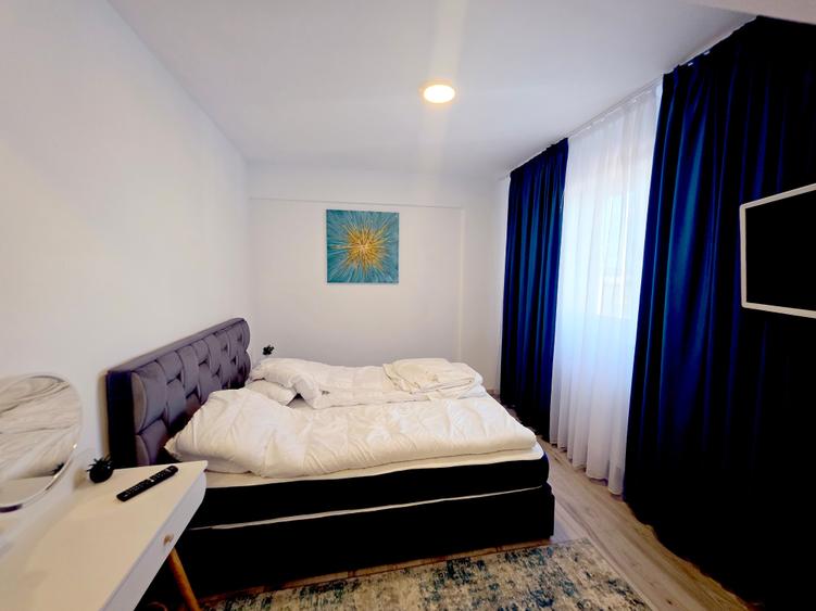 Apartament cu 2 camere decomandat în Tractorul