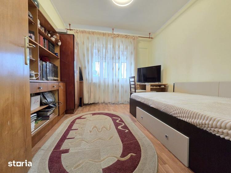 Apartament cu 3 camere decomandat în Giurgiului