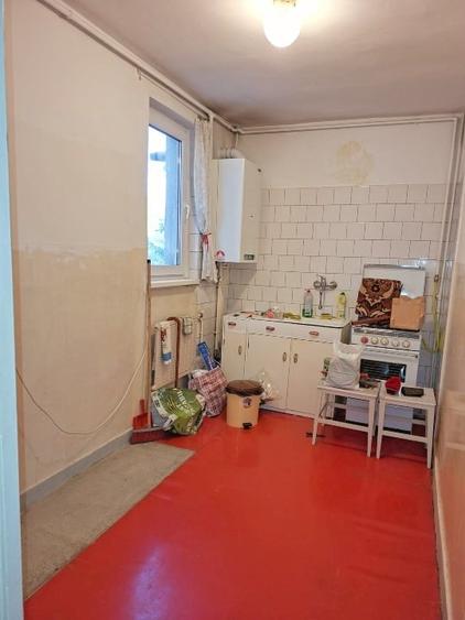 Apartament cu 3 camere decomandat în Dâmbu Pietros
