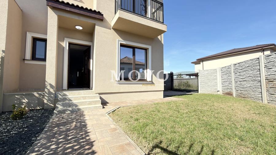 Duplex cu 4 camere cu Canalizare în Moșnița Nouă
