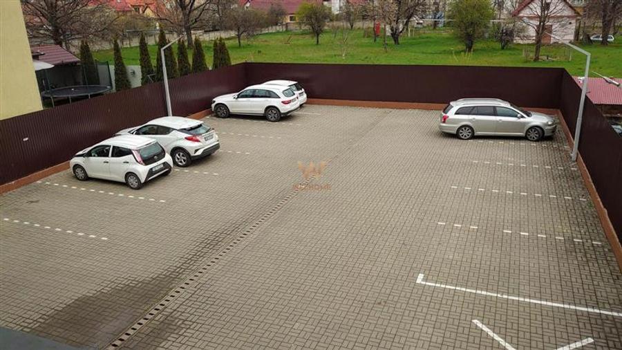 Birou, de 200 mp, în Central