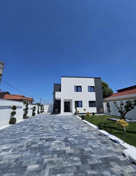 Casă cu 4 camere în Exterior Vest