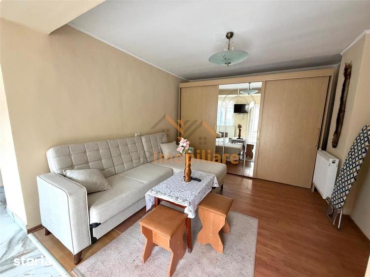 Casă cu 4 camere cu Teren 1081 Mp în Girișu de Criș