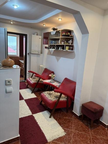 Apartament cu 2 camere decomandat, mobilat în Central