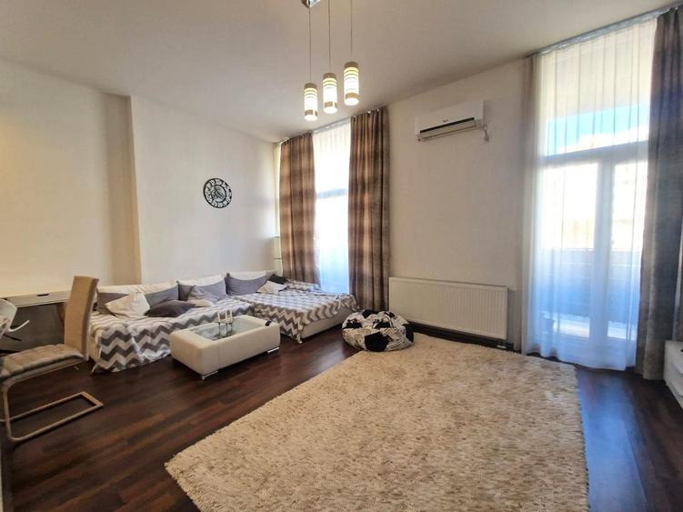 Apartament cu 2 camere semidecomandat, mobilat în Soarelui