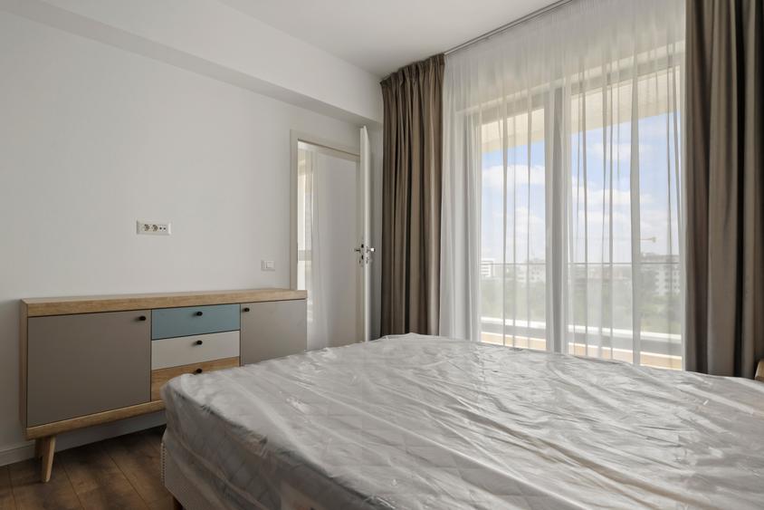 Penthouse cu 3 camere decomandat în Prelungirea Ghencea