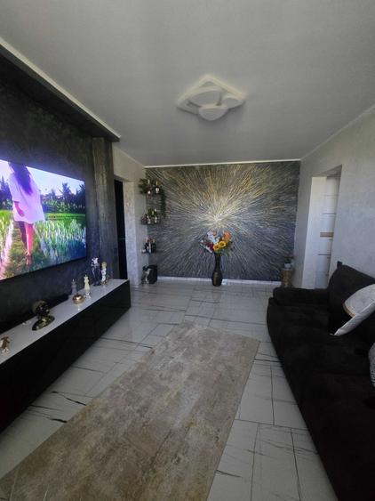Apartament cu 2 camere semidecomandat în Hipodrom