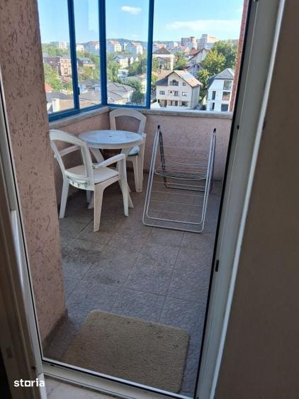 Apartament cu 4 camere semidecomandat în Zorilor