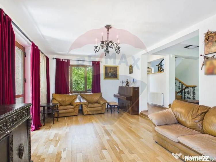 Casă cu 3 camere cu Teren 7610 Mp în Snagov