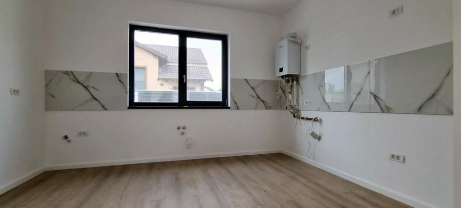 Casă individuală cu 5 camere cu Canalizare în Prelungirea Ghencea