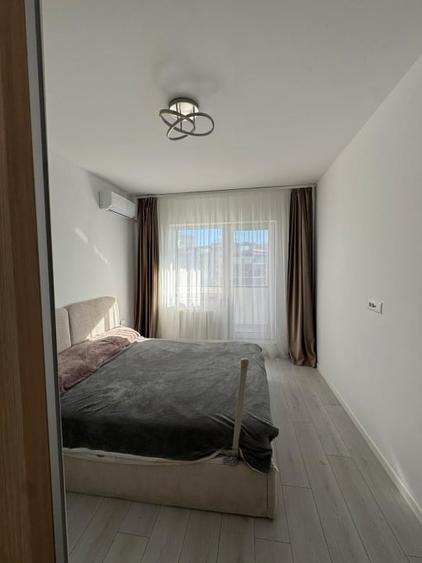 Apartament cu 3 camere decomandat, mobilat în Păcii