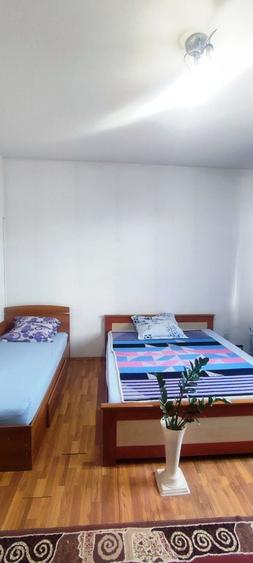 Apartament cu 3 camere decomandat în Craiter