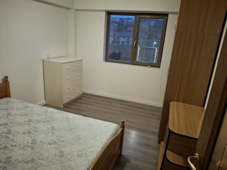 Apartament cu 3 camere decomandat în Vișan