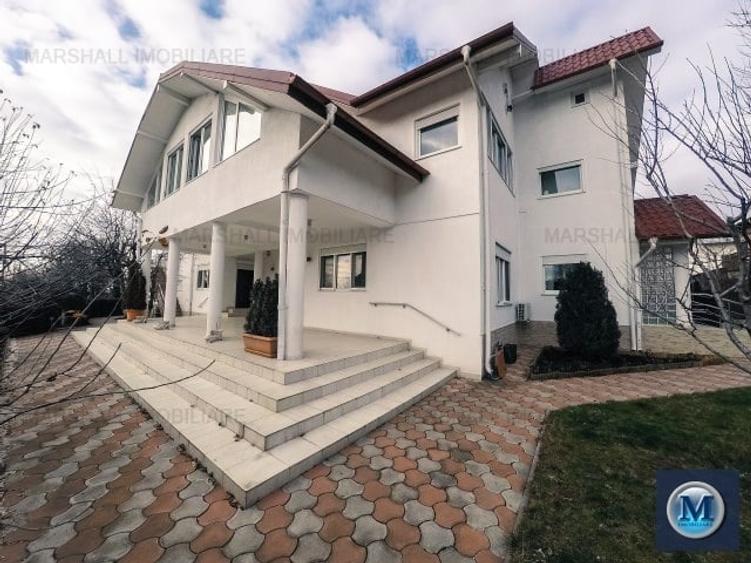 Casă cu 7 camere cu Canalizare în Vest