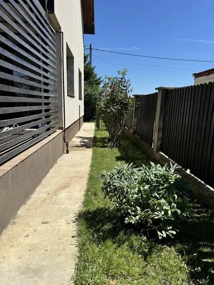 Casă cu 4 camere cu Teren 450 Mp în Domnești