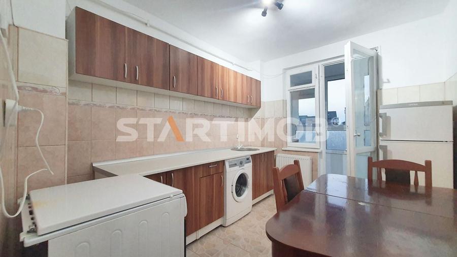 Apartament cu 3 camere decomandat, mobilat în Vlahuță