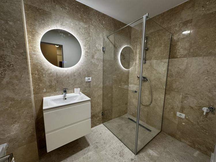 Apartament cu 2 camere, mobilat în Central