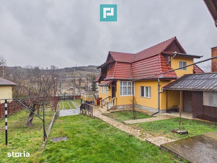 Casă cu 6 camere cu Teren 3000 Mp în Central