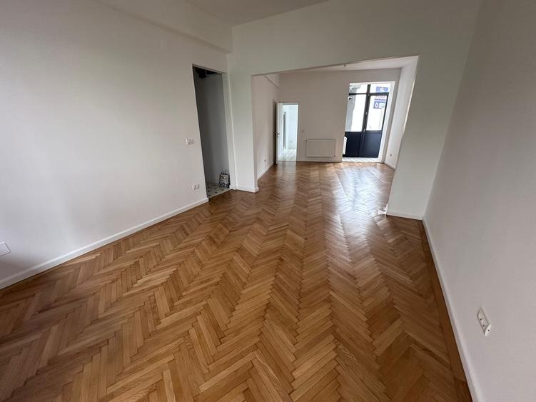 Apartament cu 3 camere în P-ța Romană — fotografia 2