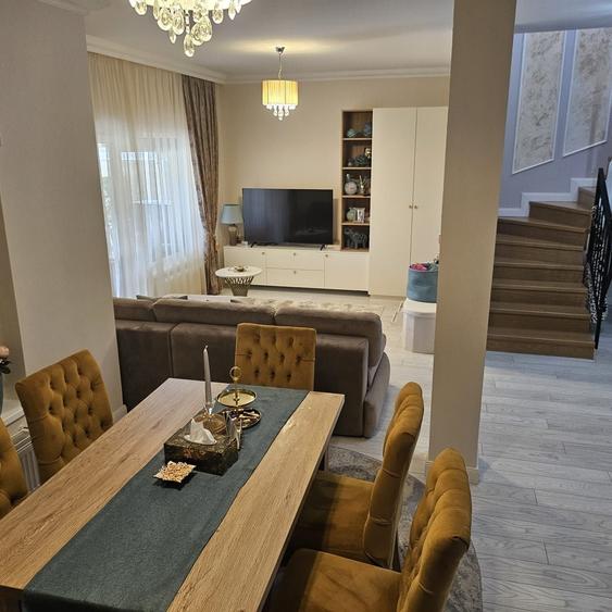 Casă cu 4 camere în Vladimirescu