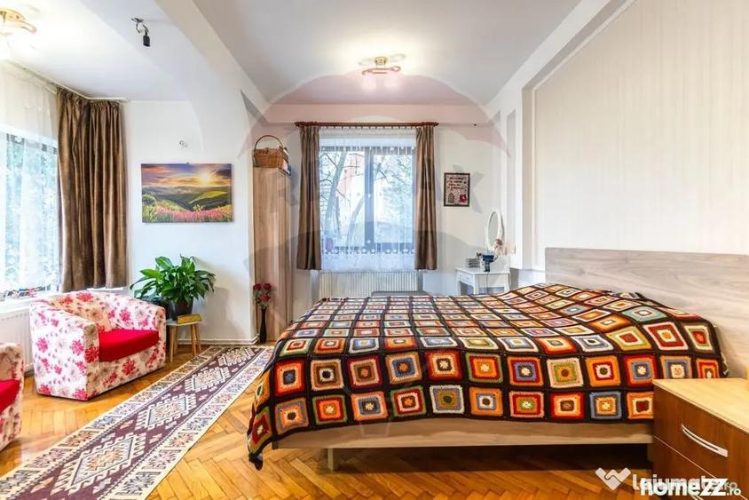 Casă cu 3 camere cu Teren 7150 Mp în Ozun