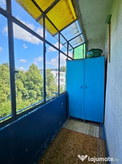 Apartament cu 2 camere semidecomandat în Negru Vodă