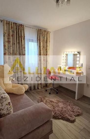 Casă cu 4 camere cu Teren 775 Mp în Brazi